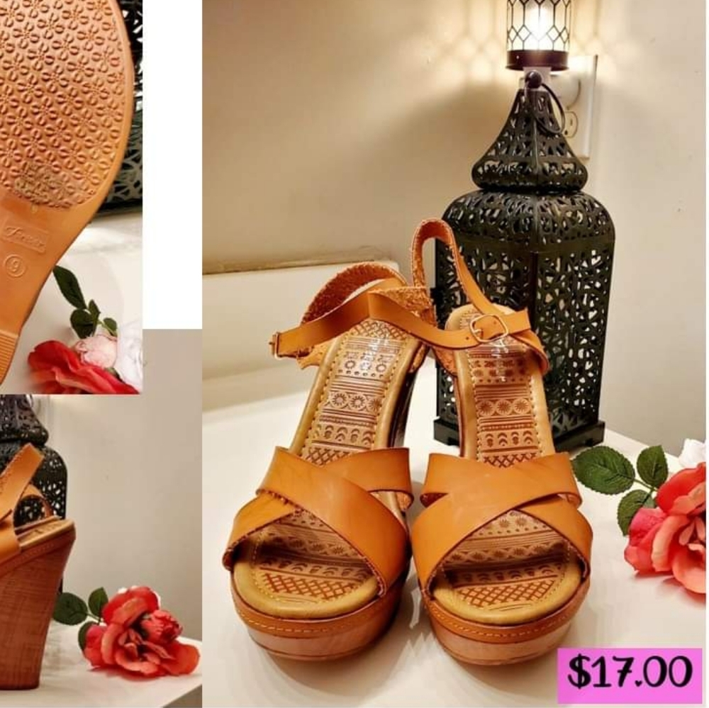 FOREVER BRAND SHOES FAUX WOOD WEDGE SANDAL, SIZE 9